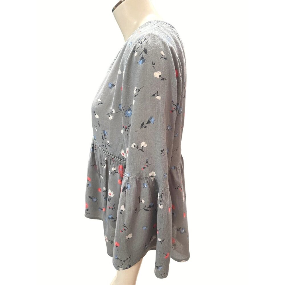 Arizona Jean Company Bell Sleeve Gray Floral All Rayon Crop Top Blouse Size S - Picture 2 of 9